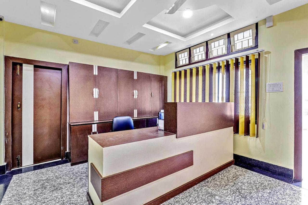 Capital O 85514 Kalpana Hotel Guwahati Exteriör bild