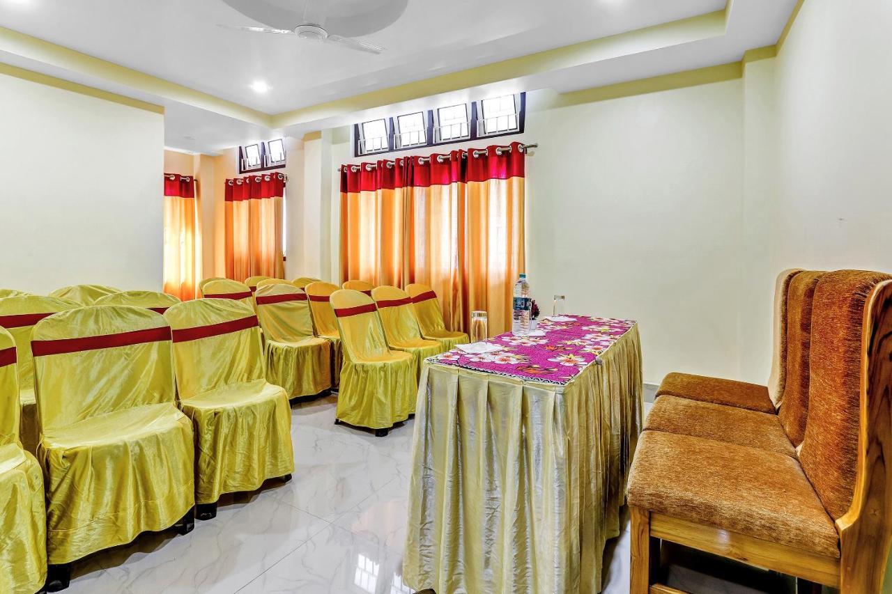 Capital O 85514 Kalpana Hotel Guwahati Exteriör bild