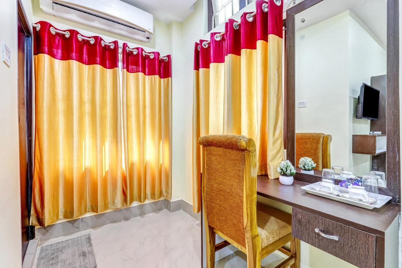 Capital O 85514 Kalpana Hotel Guwahati Exteriör bild