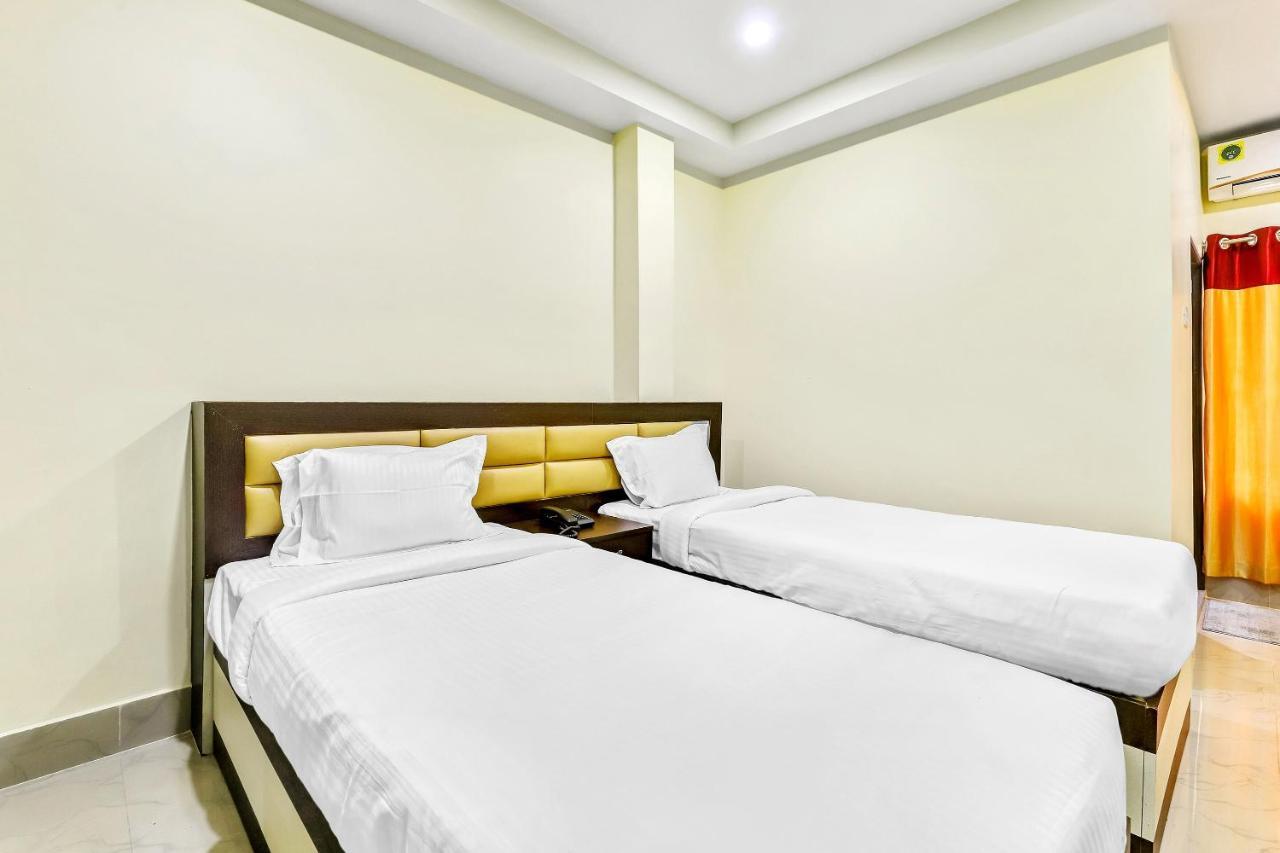 Capital O 85514 Kalpana Hotel Guwahati Exteriör bild