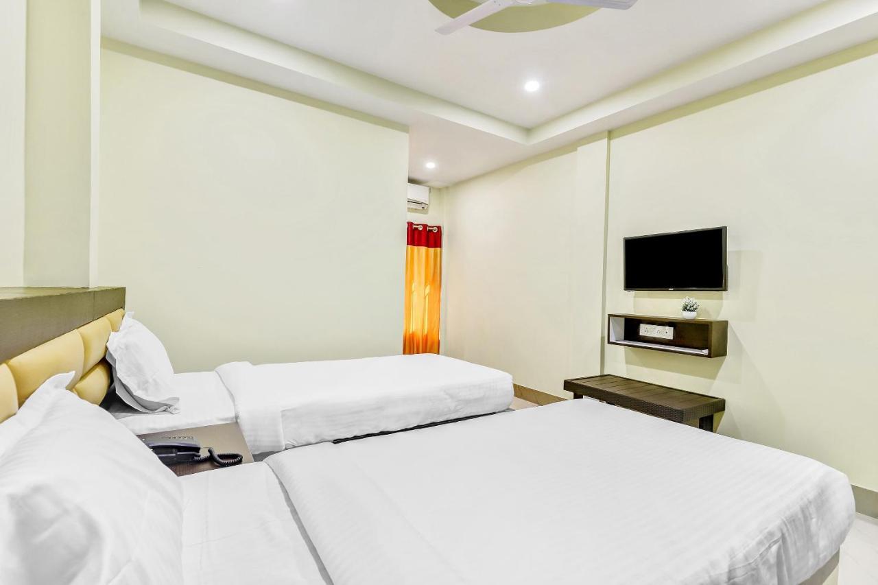 Capital O 85514 Kalpana Hotel Guwahati Exteriör bild
