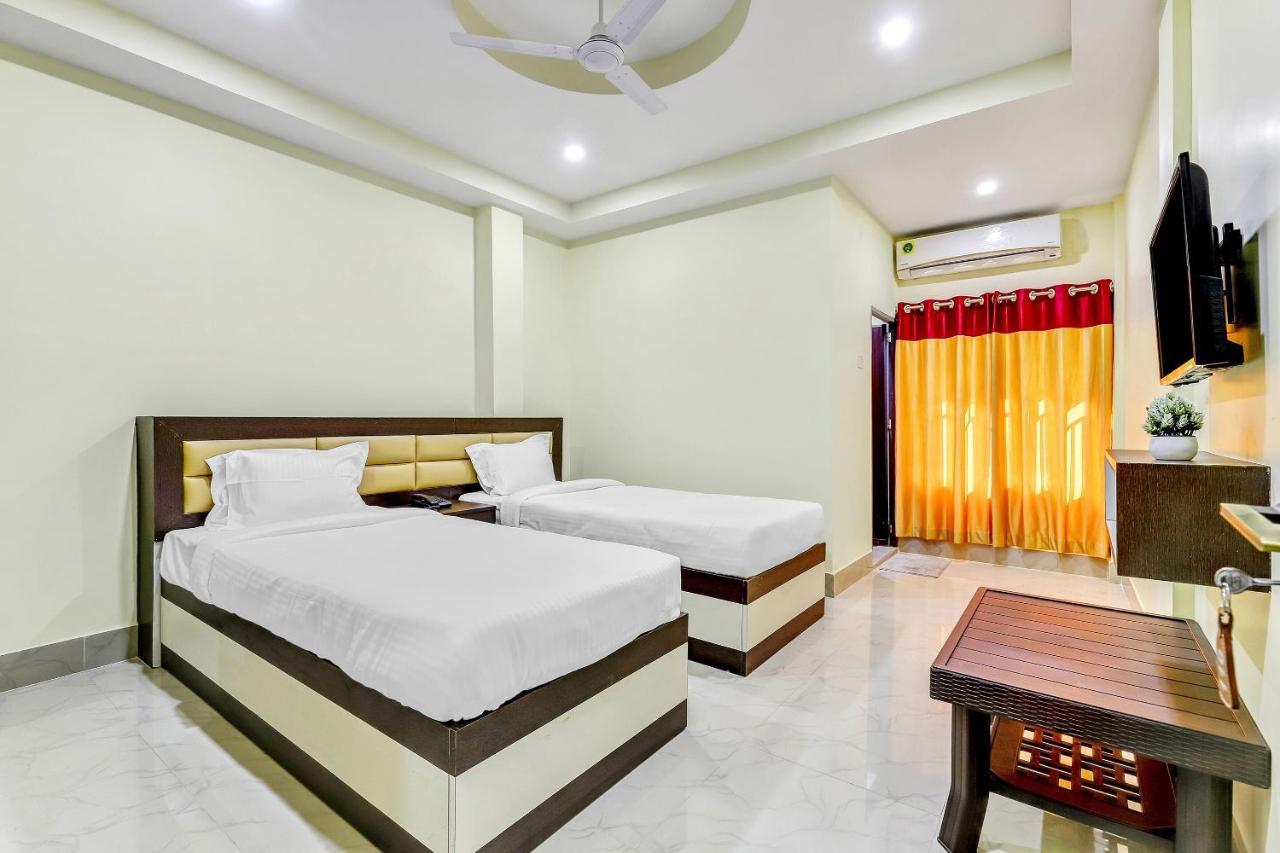 Capital O 85514 Kalpana Hotel Guwahati Exteriör bild